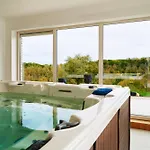 Bed & Breakfast Chateau Boussas 4*