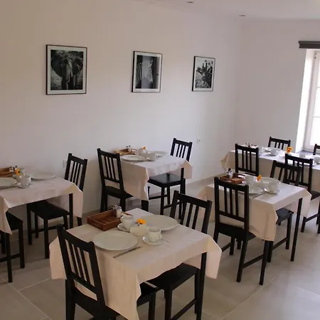 Chateau Boussas Oda ve Kahvaltı 4*