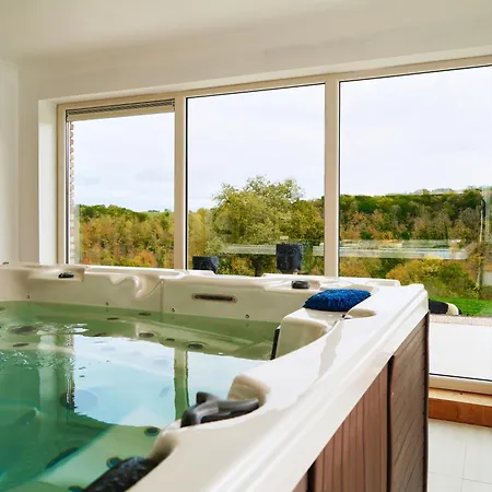 Oda ve Kahvaltı Chateau Boussas 4*