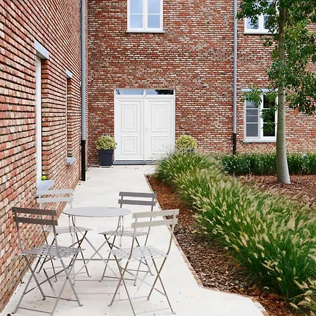 Chateau Boussas Oda ve Kahvaltı 4*